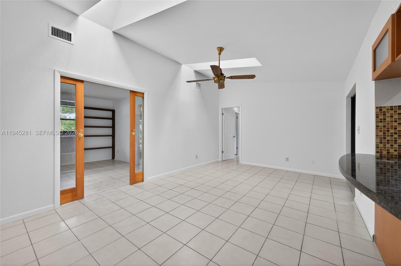 Real estate property located at 1060 94th Ter, Broward, Jacaranda Lakes Section S, Plantation, FL