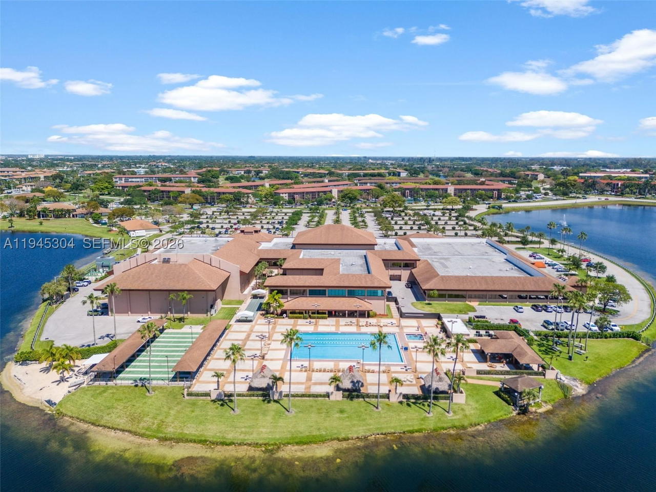 Real estate property located at 13355 16th Ct #211E, Broward, Ivanhoe East At Century V, Pembroke Pines, FL