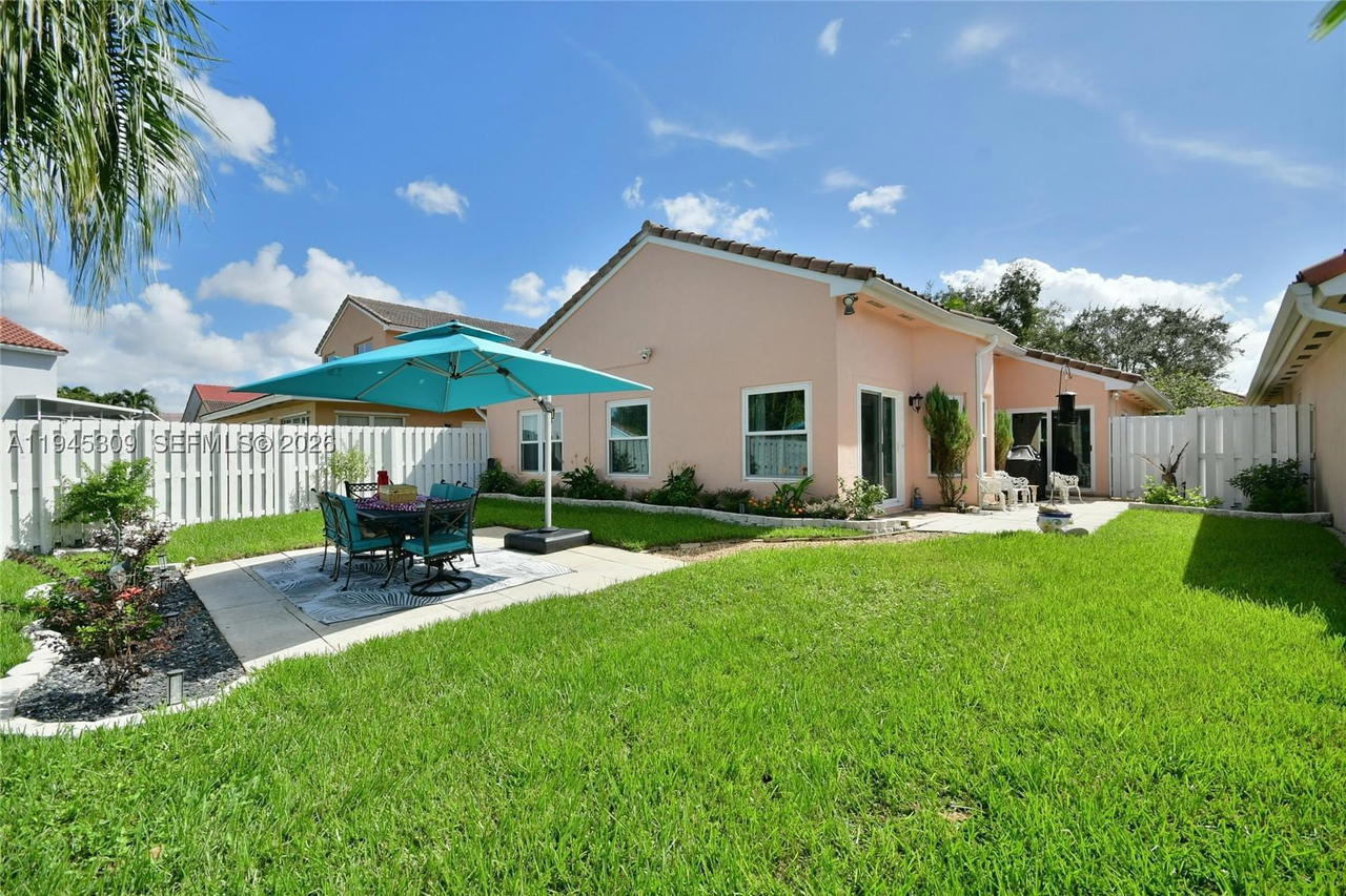 Real estate property located at 15311 51st St, Broward, Huntington Section Two, Miramar, FL