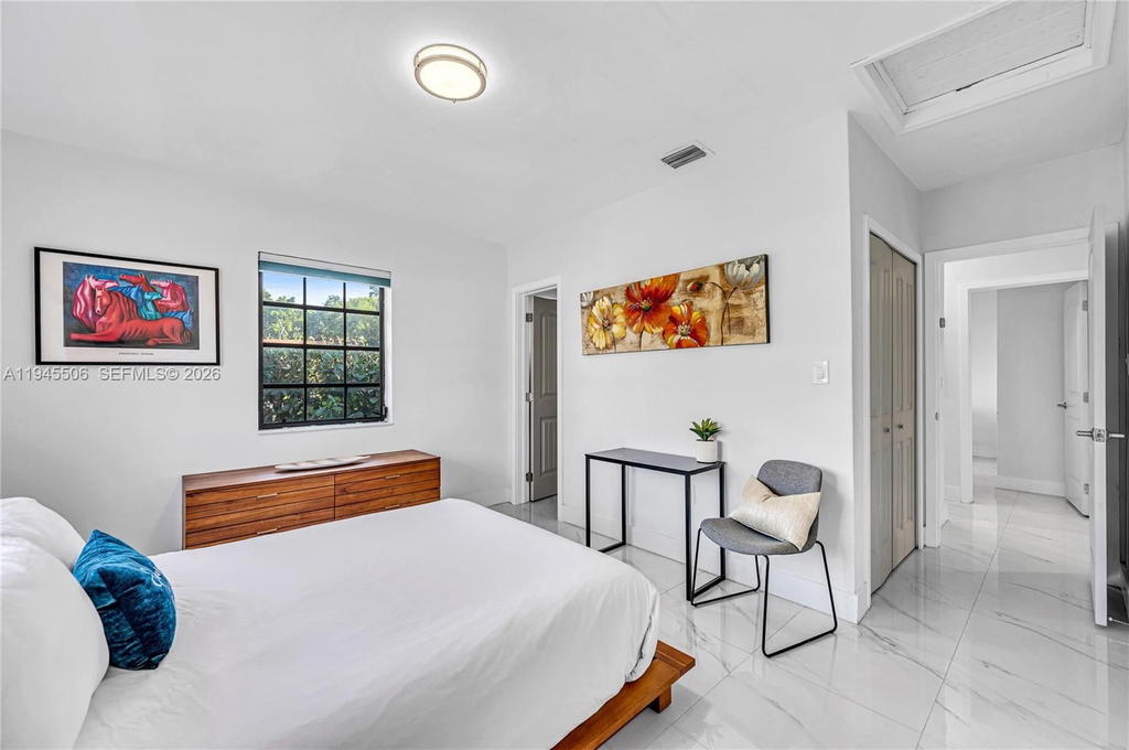 Real estate property located at 2560 19th Ter, Miami-dade, Grapeland Park, Miami, FL