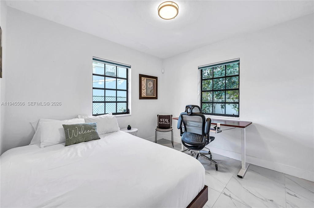 Real estate property located at 2560 19th Ter, Miami-dade, Grapeland Park, Miami, FL