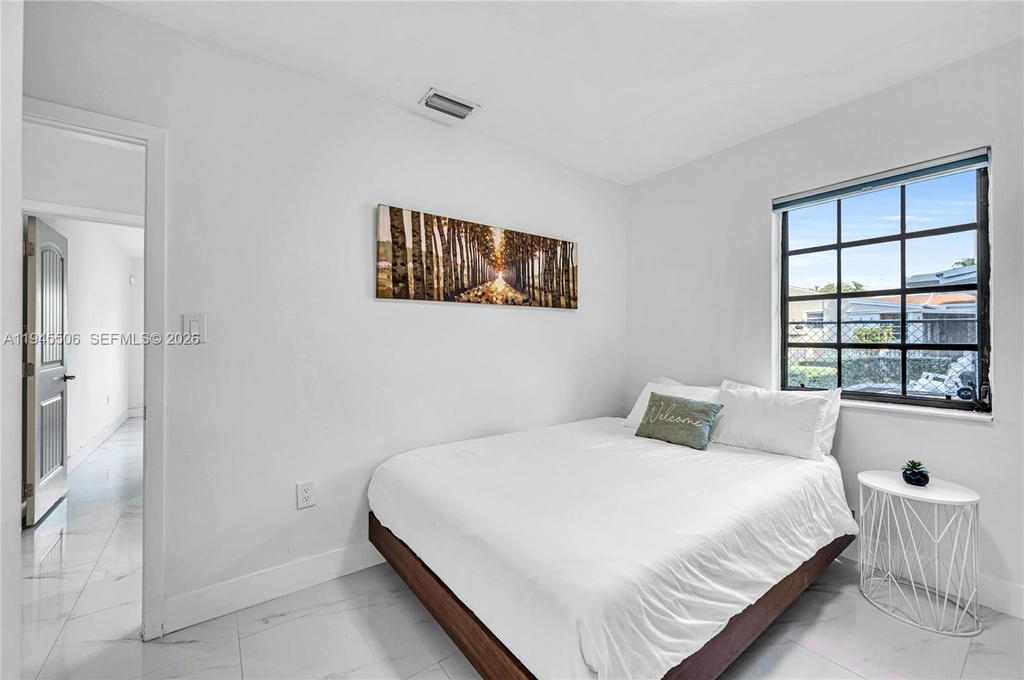 Real estate property located at 2560 19th Ter, Miami-dade, Grapeland Park, Miami, FL