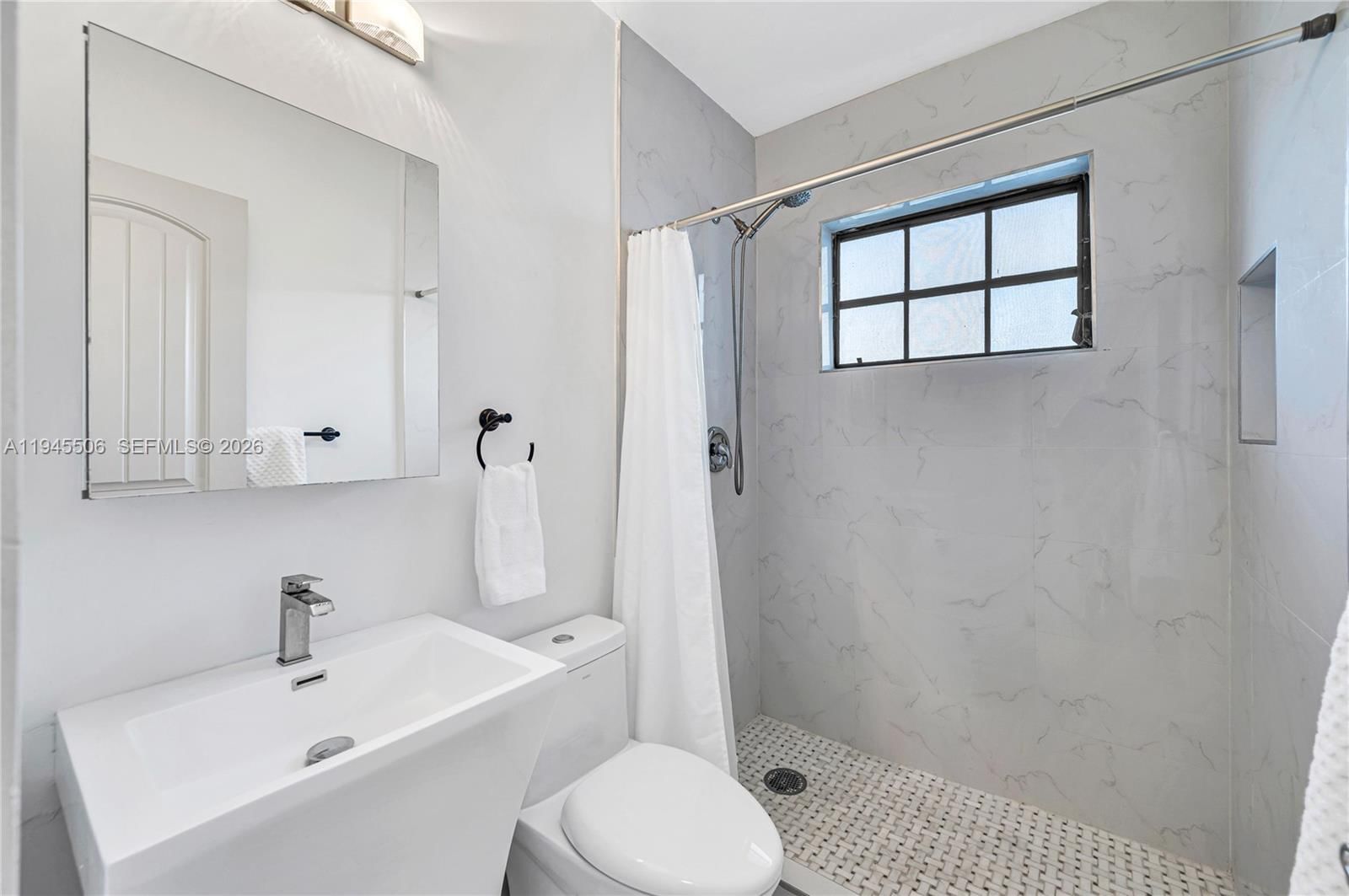 Real estate property located at 2560 19th Ter, Miami-dade, Grapeland Park, Miami, FL