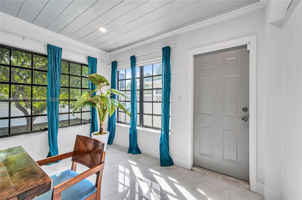 Real estate property located at 2560 19th Ter, Miami-dade, Grapeland Park, Miami, FL