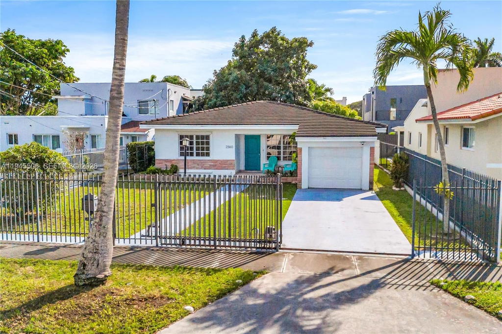 Real estate property located at 2560 19th Ter, Miami-dade, Grapeland Park, Miami, FL