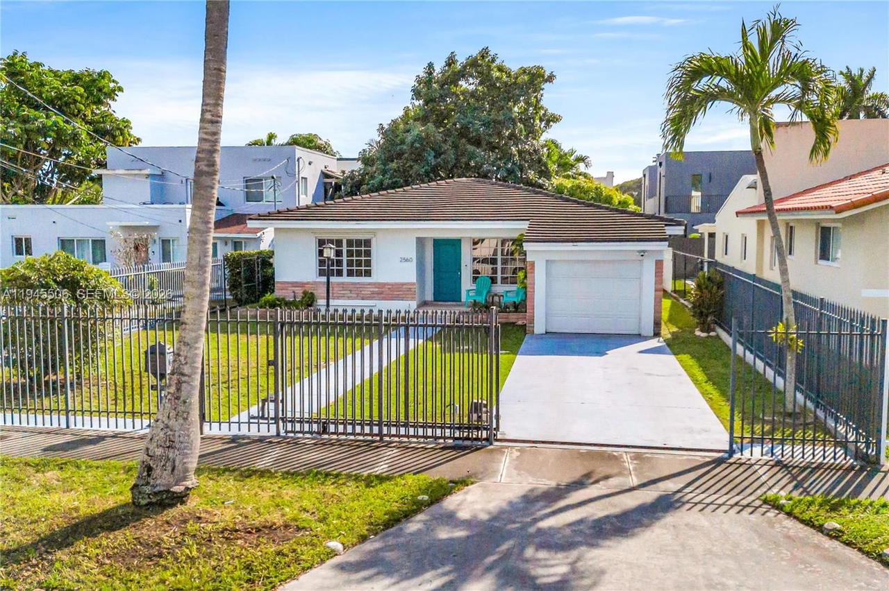 Real estate property located at 2560 19th Ter, Miami-dade, Grapeland Park, Miami, FL