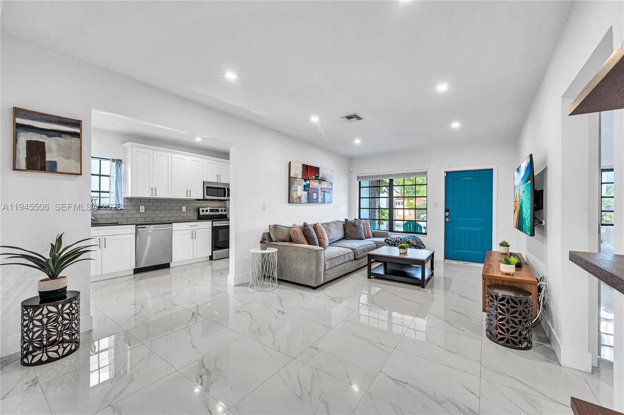 Real estate property located at 2560 19th Ter, Miami-dade, Grapeland Park, Miami, FL