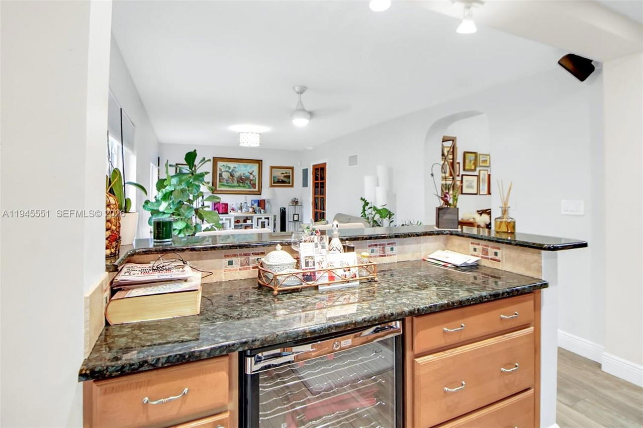 Real estate property located at 6250 19th St, Miami-dade, Gables View, Miami, FL