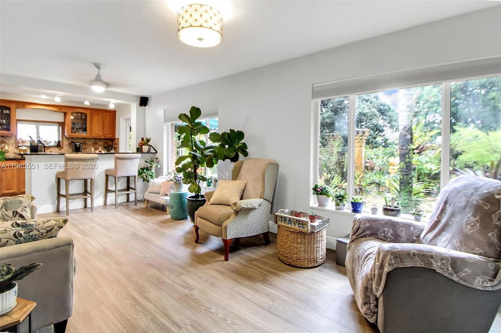 Real estate property located at 6250 19th St, Miami-dade, Gables View, Miami, FL