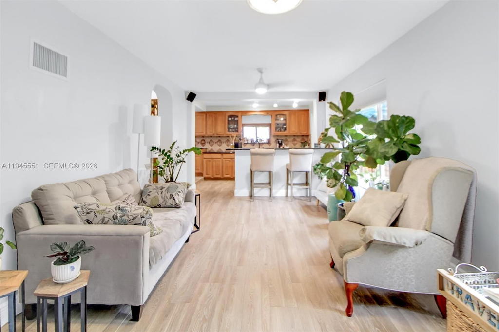 Real estate property located at 6250 19th St, Miami-dade, Gables View, Miami, FL