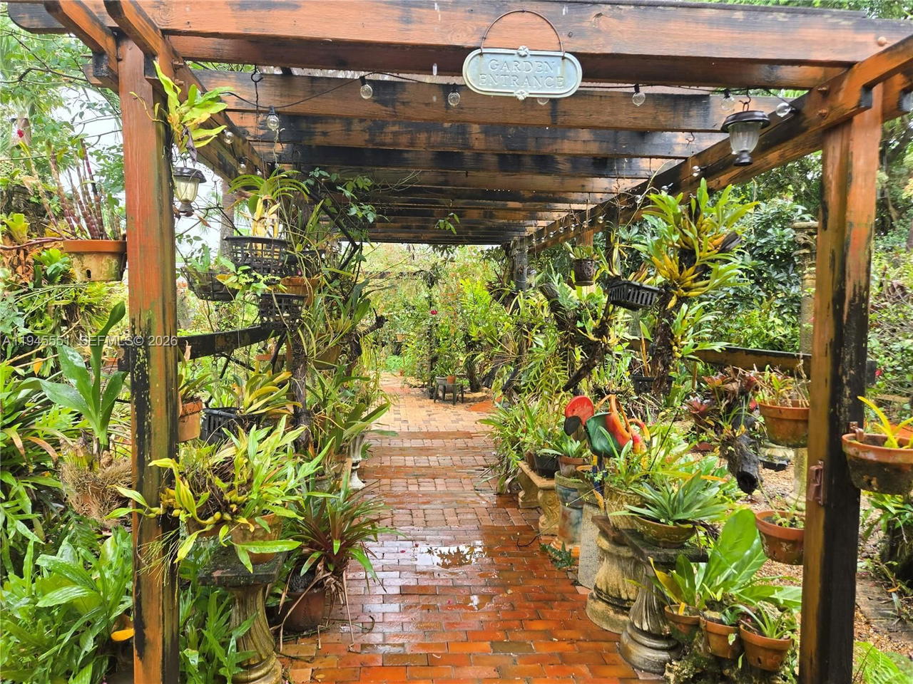 Real estate property located at 6250 19th St, Miami-dade, Gables View, Miami, FL
