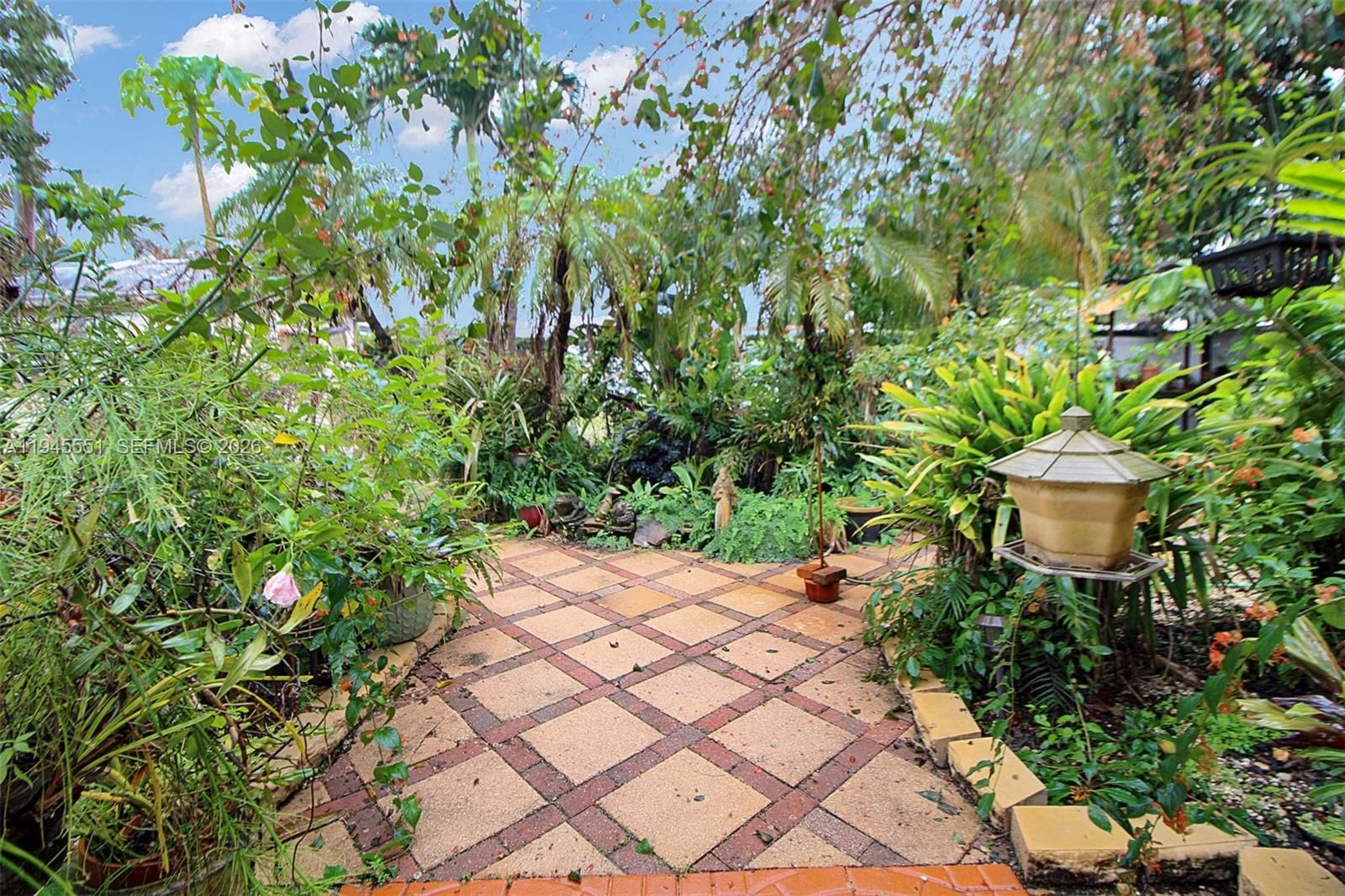 Real estate property located at 6250 19th St, Miami-dade, Gables View, Miami, FL