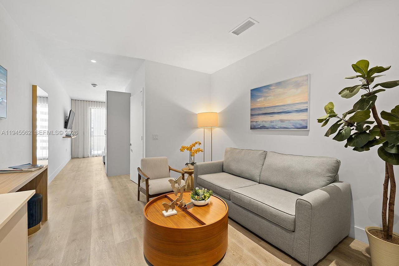 Real estate property located at , Miami-dade, Smart Brickell, Miami, FL