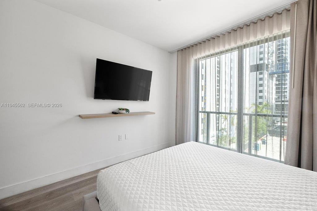 Real estate property located at , Miami-dade, Smart Brickell, Miami, FL