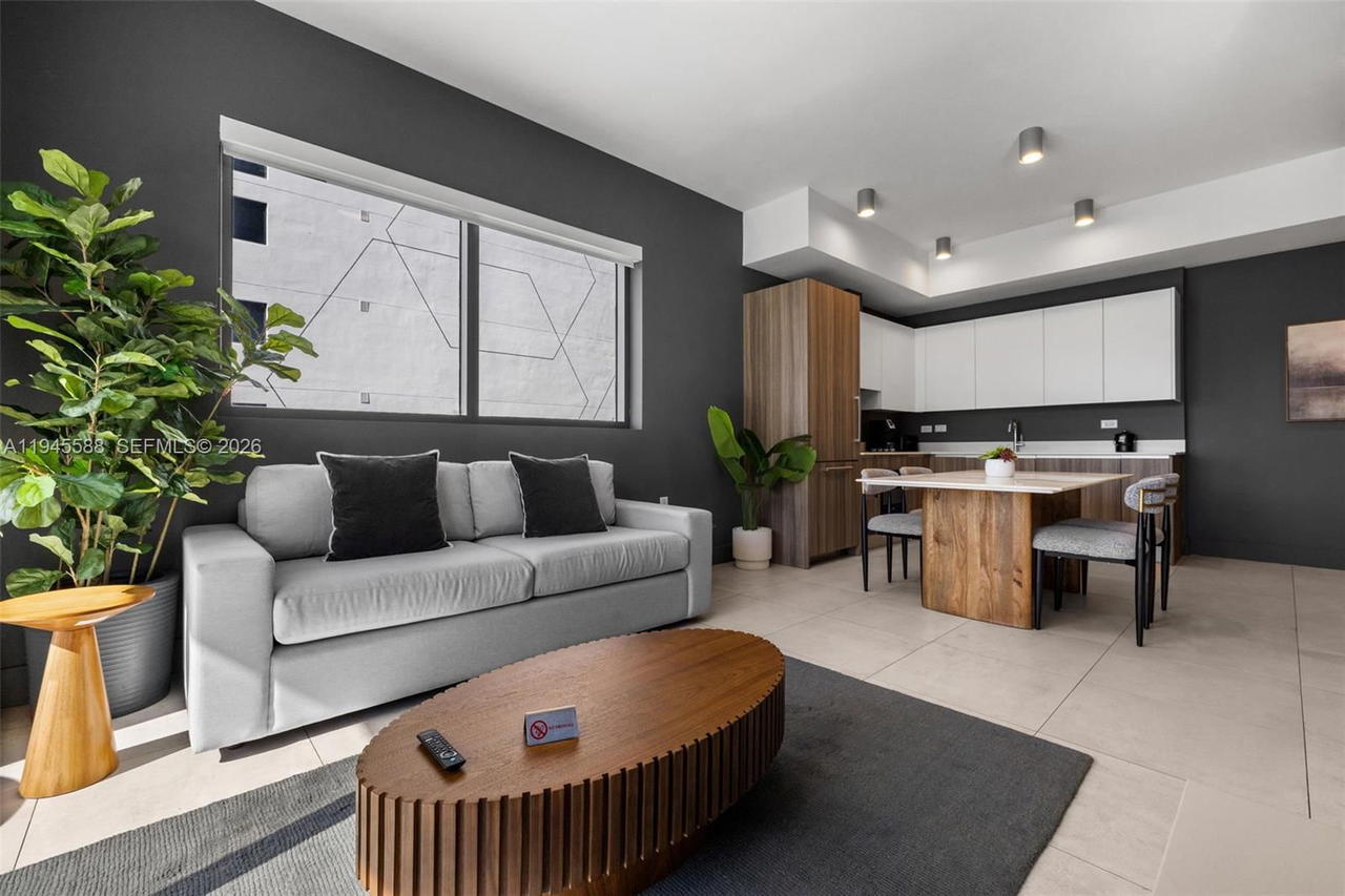 Real estate property located at 239 9th St #2102, Miami-dade, Smart Brickell, Miami, FL