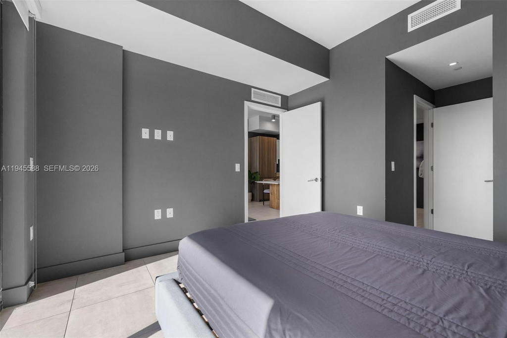 Real estate property located at 239 9th St #2102, Miami-dade, Smart Brickell, Miami, FL