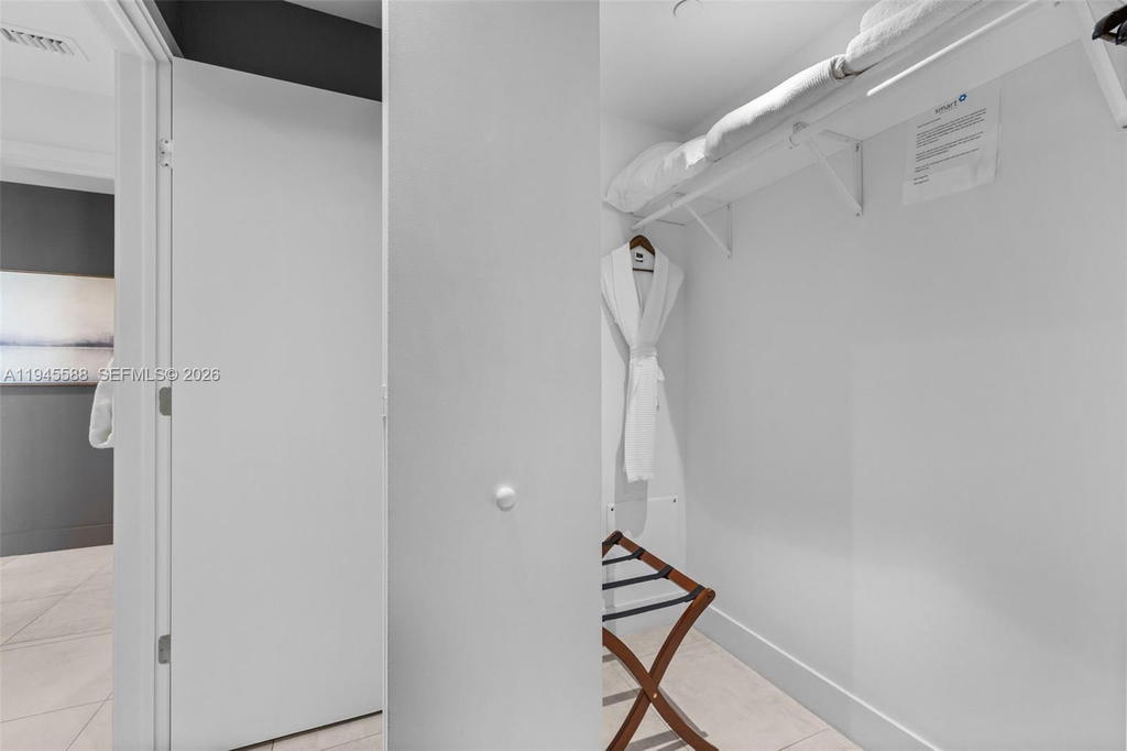 Real estate property located at 239 9th St #2102, Miami-dade, Smart Brickell, Miami, FL