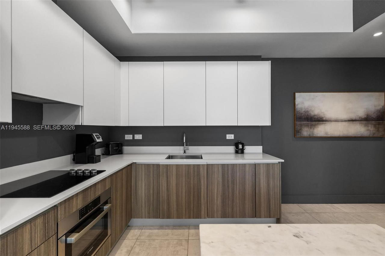 Real estate property located at 239 9th St #2102, Miami-dade, Smart Brickell, Miami, FL