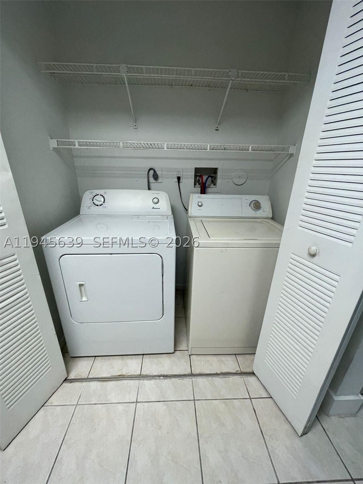 Real estate property located at 3457 44th St #104, Broward, Summer Lake, Oakland Park, FL