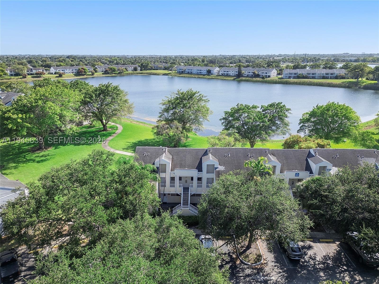 Real estate property located at 3457 44th St #104, Broward, Summer Lake, Oakland Park, FL