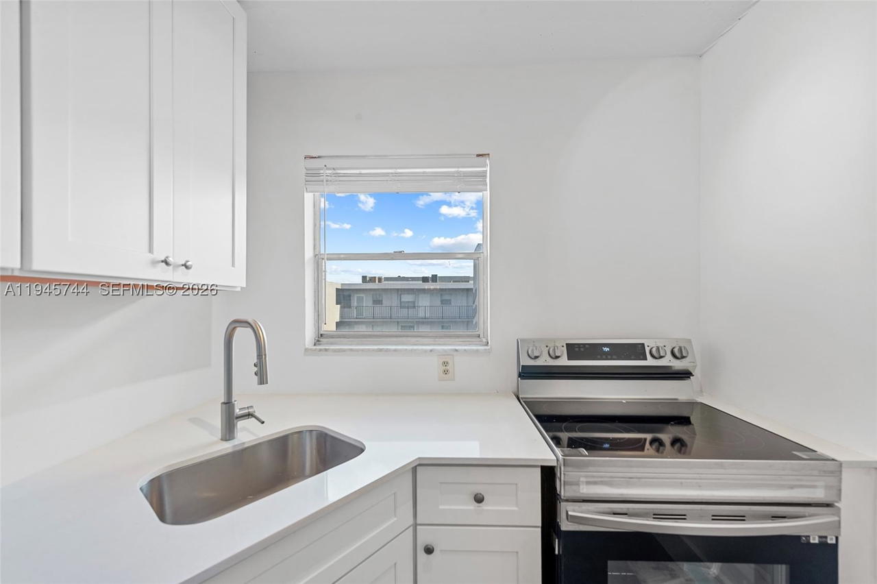 Real estate property located at 1750 Jefferson St #510, Broward, Winter Haven Towers Condo, Hollywood, FL