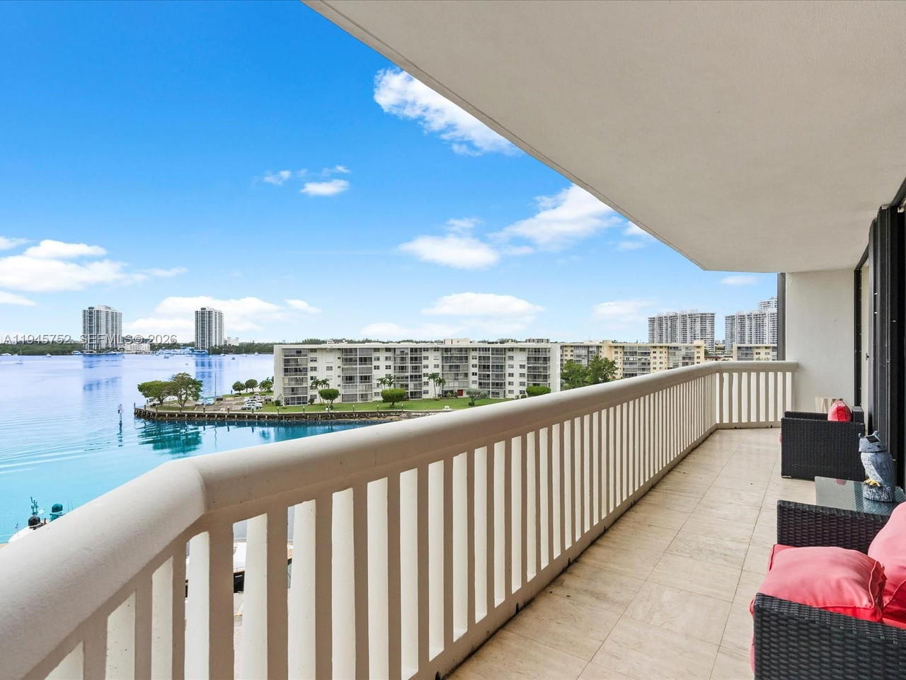 Real estate property located at 1000 Island Blvd #612, Miami-dade, 1000 Isl Blvd Williams Is, Aventura, FL