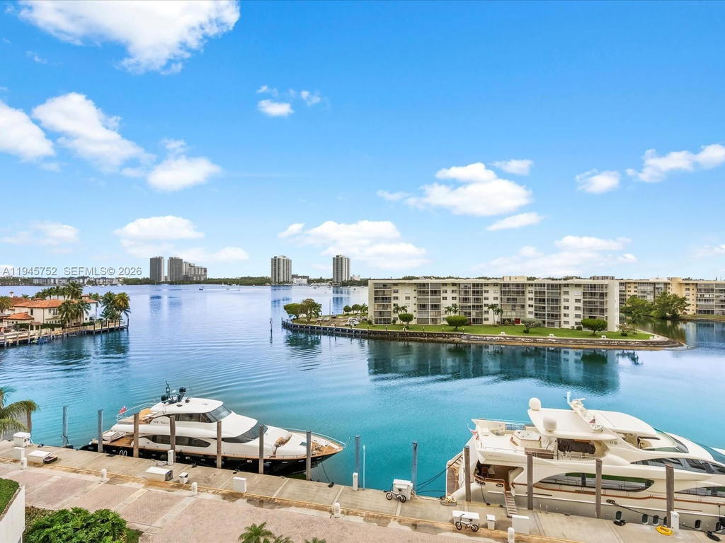 Real estate property located at 1000 Island Blvd #612, Miami-dade, 1000 Isl Blvd Williams Is, Aventura, FL