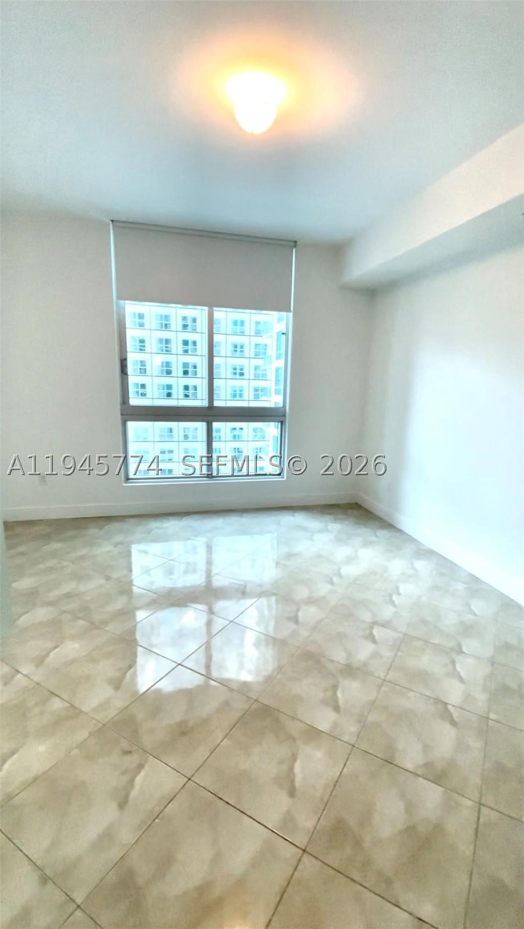 Real estate property located at 300 Biscayne Blvd T-1803, Miami-dade, Met 1, Miami, FL