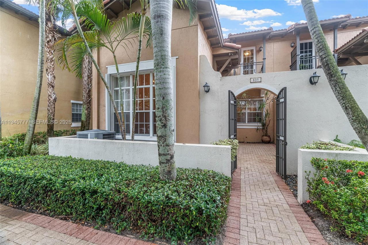 Real estate property located at 839 147th Ter #5, Broward, Cobblestone -, Pembroke Pines, FL