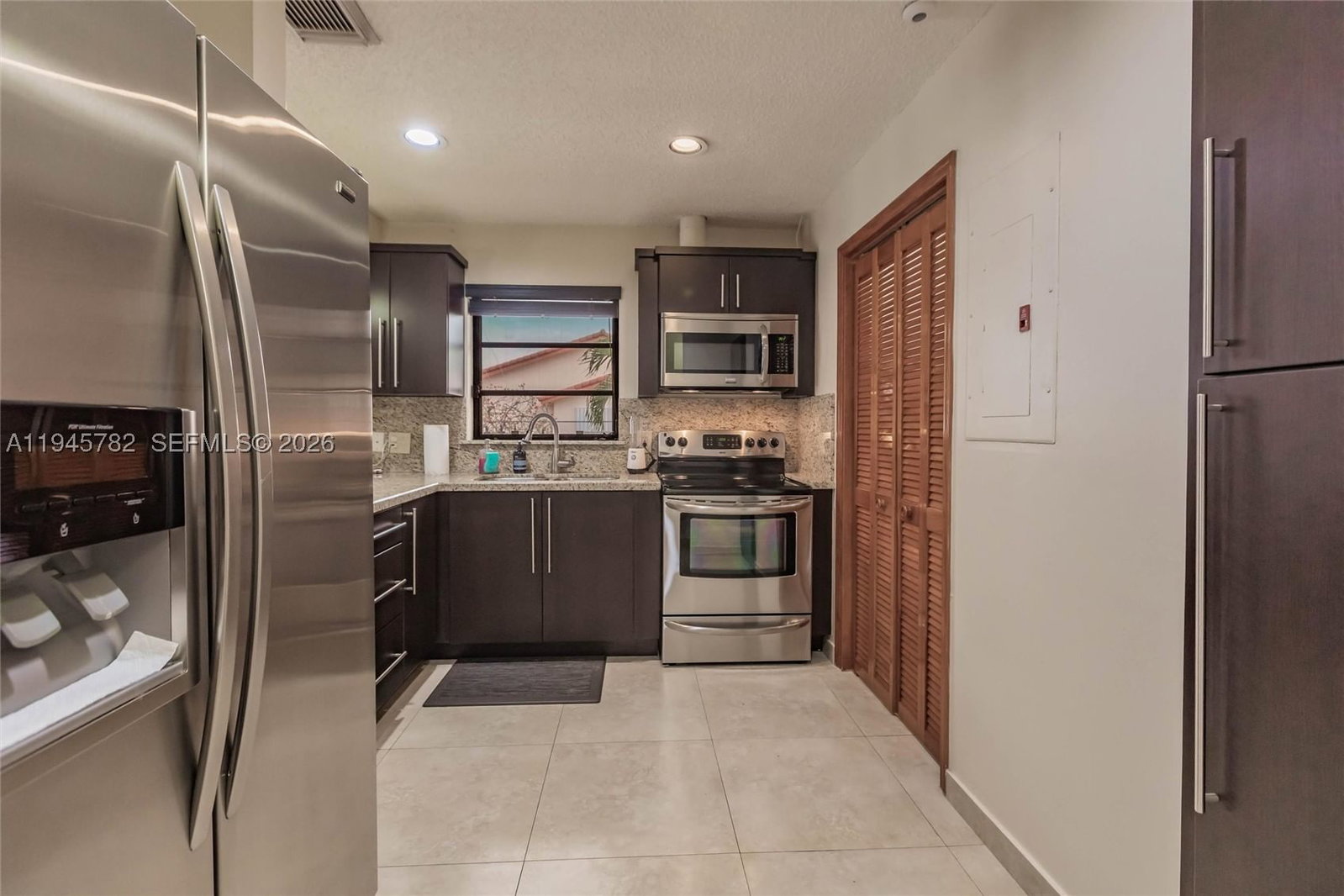 Real estate property located at 13401 30th St, Miami-dade, 1st Addn To Lisboa Homes, Miami, FL