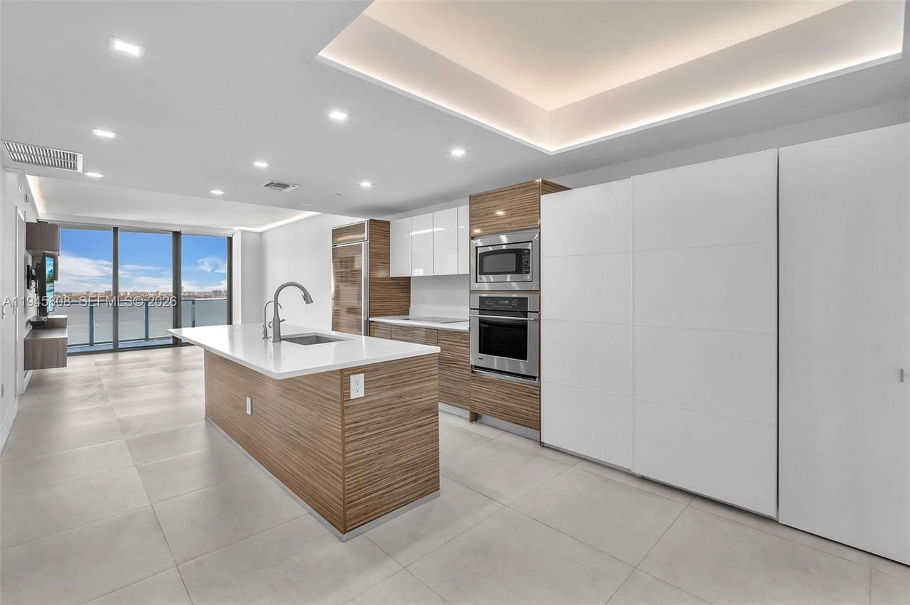 Real estate property located at 460 28th St #2607, Miami-dade, Icon Bay Condo, Miami, FL
