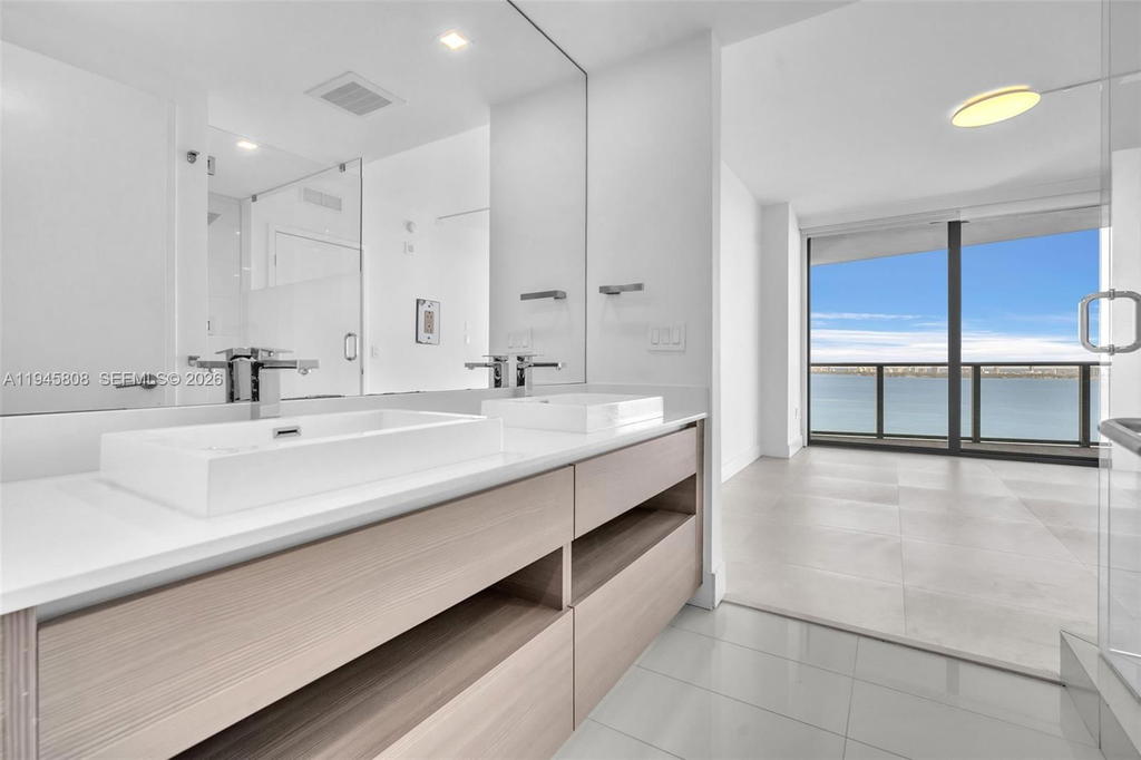 Real estate property located at 460 28th St #2607, Miami-dade, Icon Bay Condo, Miami, FL