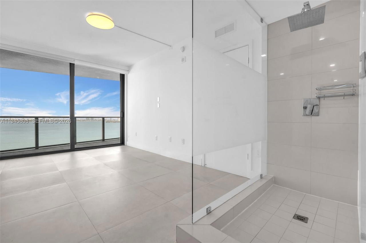 Real estate property located at 460 28th St #2607, Miami-dade, Icon Bay Condo, Miami, FL