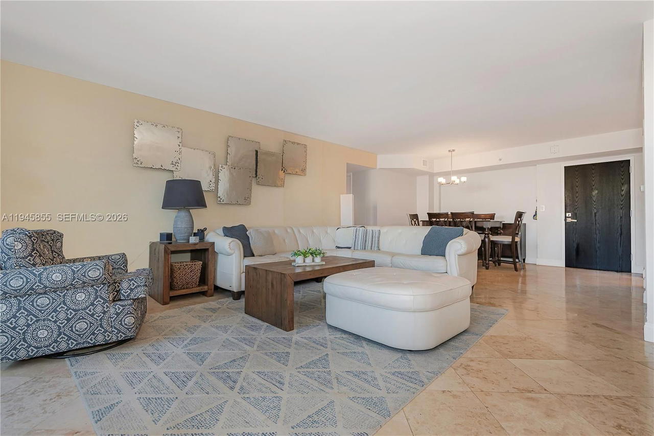 Real estate property located at 90 Alton Rd #301, Miami-dade, Yacht Club At Portofino, Miami Beach, FL