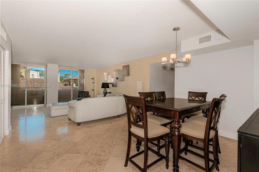 Real estate property located at 90 Alton Rd #301, Miami-dade, Yacht Club At Portofino, Miami Beach, FL