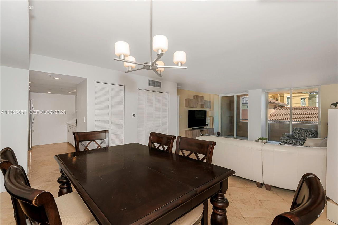 Real estate property located at 90 Alton Rd #301, Miami-dade, Yacht Club At Portofino, Miami Beach, FL