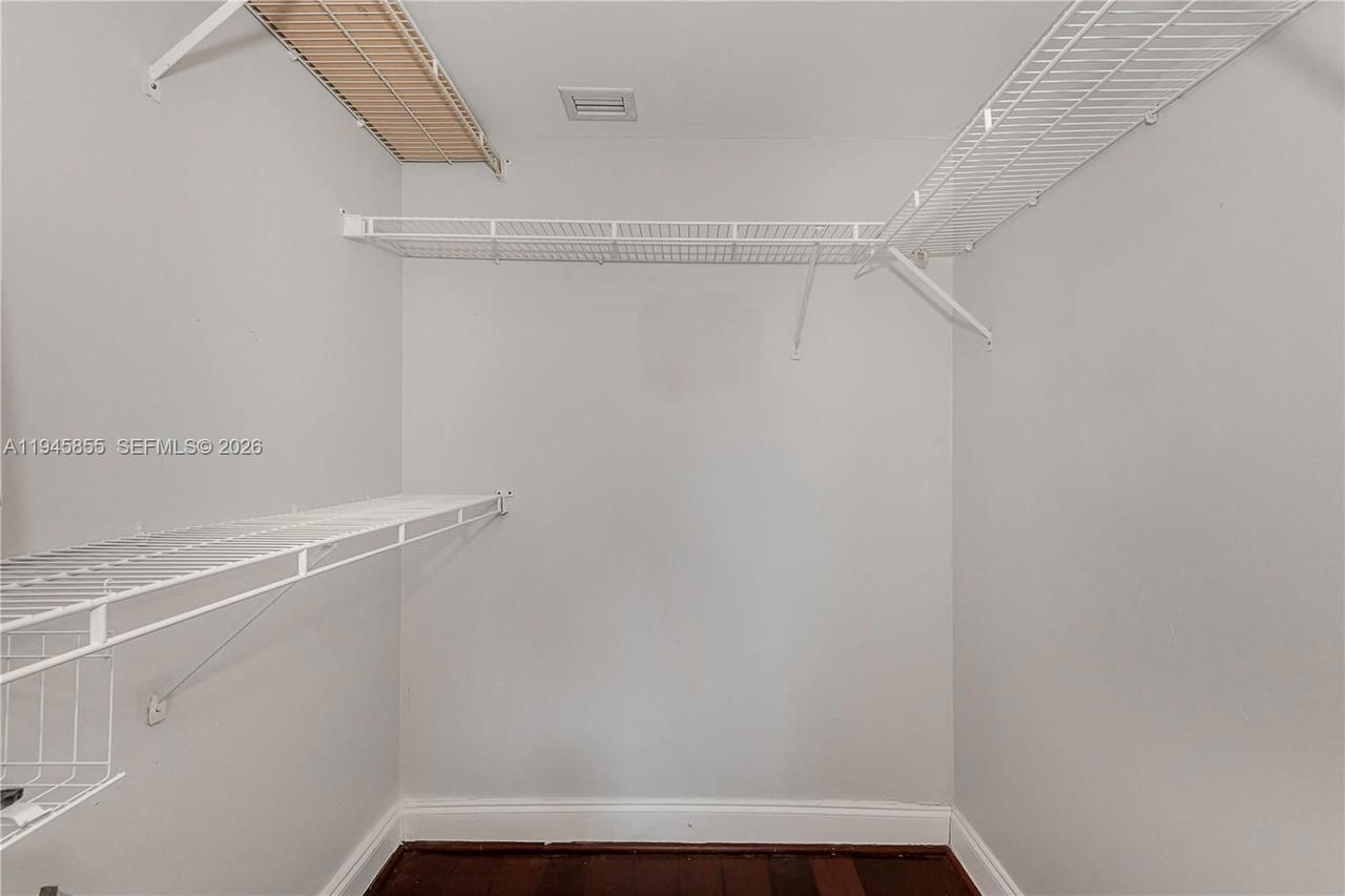 Real estate property located at 90 Alton Rd #301, Miami-dade, Yacht Club At Portofino, Miami Beach, FL