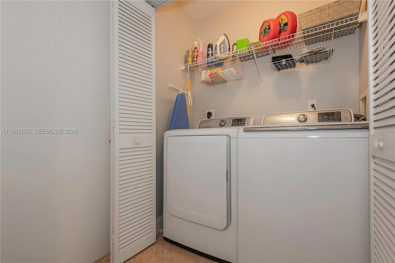 Real estate property located at 90 Alton Rd #301, Miami-dade, Yacht Club At Portofino, Miami Beach, FL