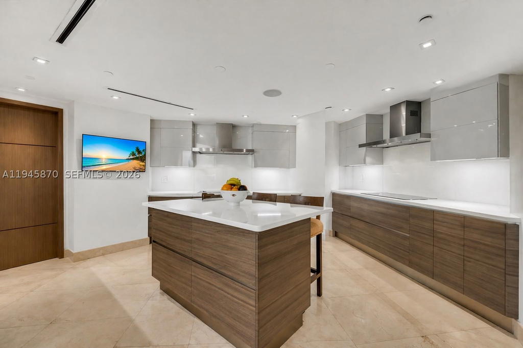 Real estate property located at 1643 Brickell Ave #3904, Miami-dade, Santa Maria Condo, Miami, FL