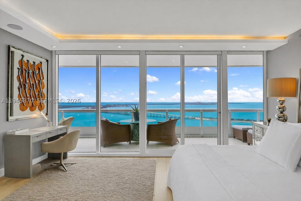 Real estate property located at 1643 Brickell Ave #3904, Miami-dade, Santa Maria Condo, Miami, FL