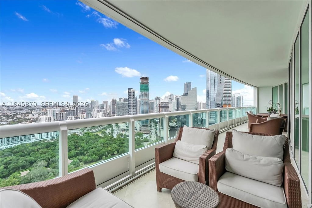 Real estate property located at 1643 Brickell Ave #3904, Miami-dade, Santa Maria Condo, Miami, FL