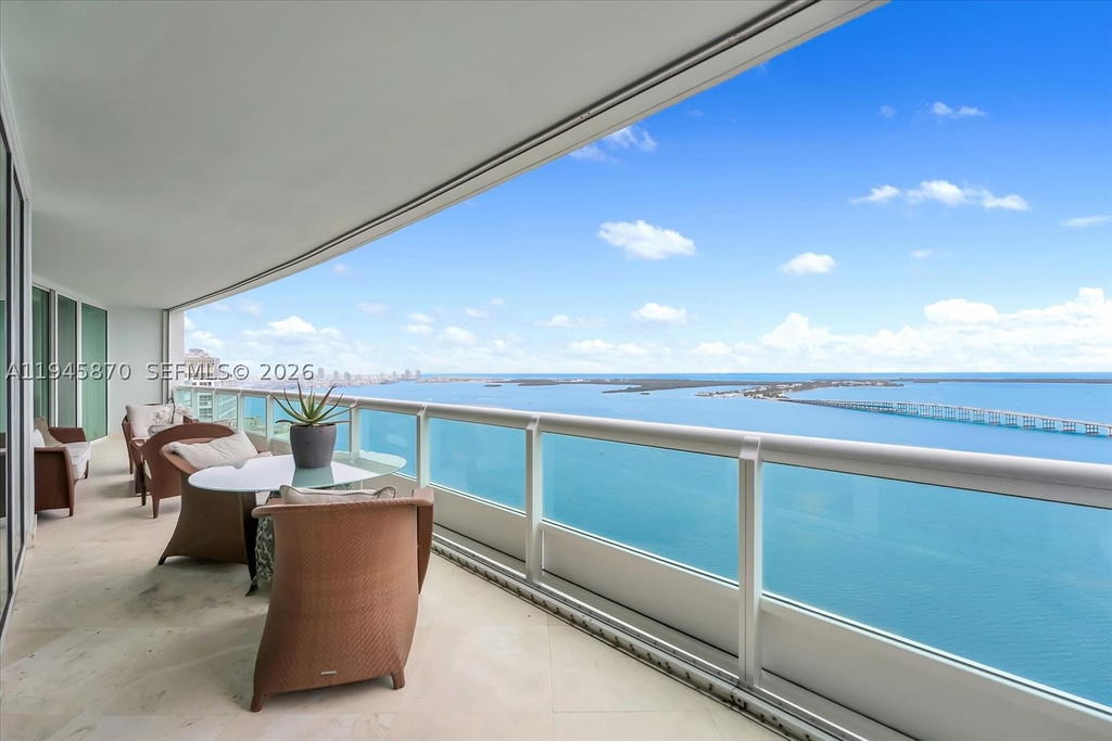 Real estate property located at 1643 Brickell Ave #3904, Miami-dade, Santa Maria Condo, Miami, FL