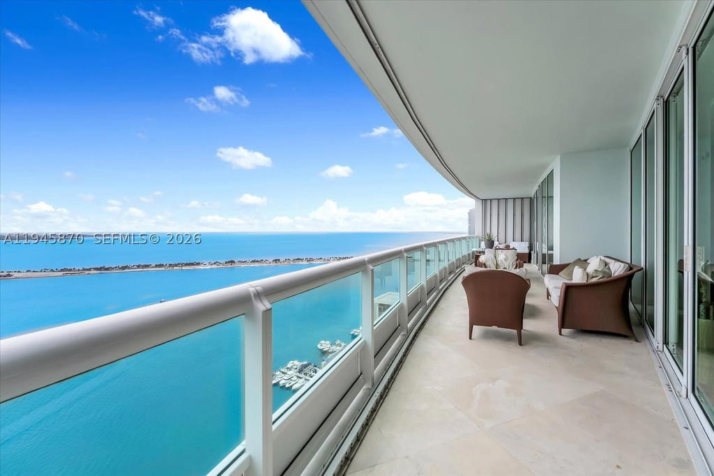 Real estate property located at 1643 Brickell Ave #3904, Miami-dade, Santa Maria Condo, Miami, FL