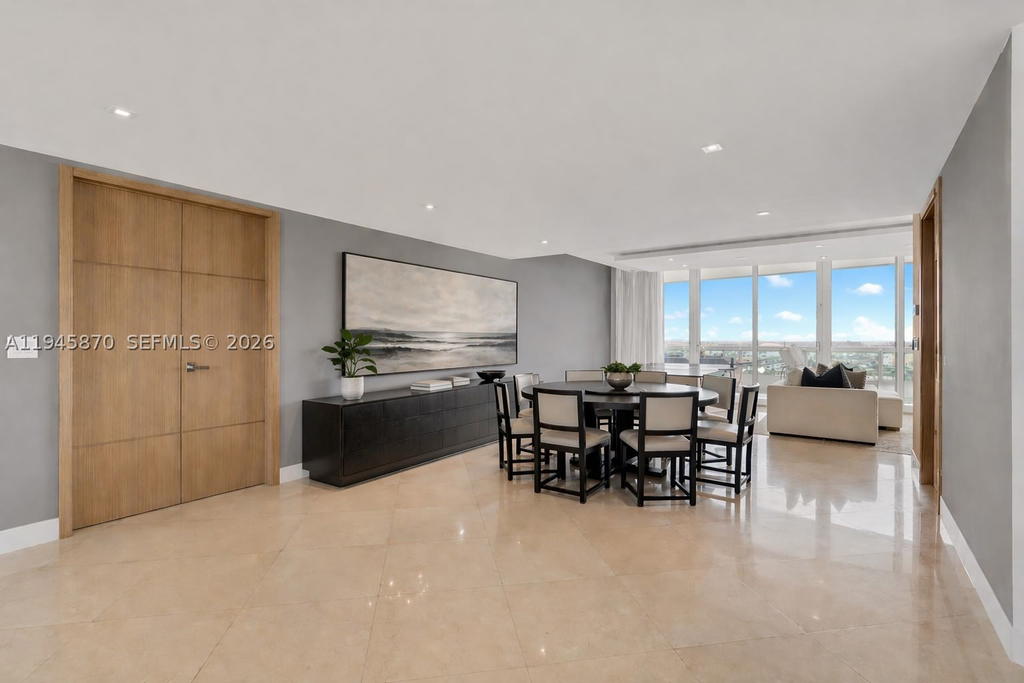 Real estate property located at 1643 Brickell Ave #3904, Miami-dade, Santa Maria Condo, Miami, FL