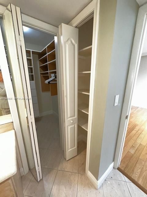 Real estate property located at 625 Biltmore Way #807, Miami-dade, Gables Plaza Condo, Coral Gables, FL