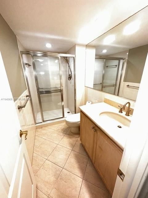Real estate property located at 625 Biltmore Way #807, Miami-dade, Gables Plaza Condo, Coral Gables, FL
