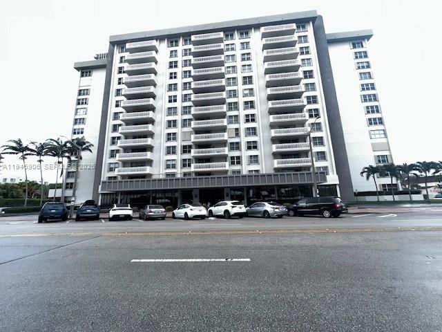 Real estate property located at 625 Biltmore Way #807, Miami-dade, Gables Plaza Condo, Coral Gables, FL
