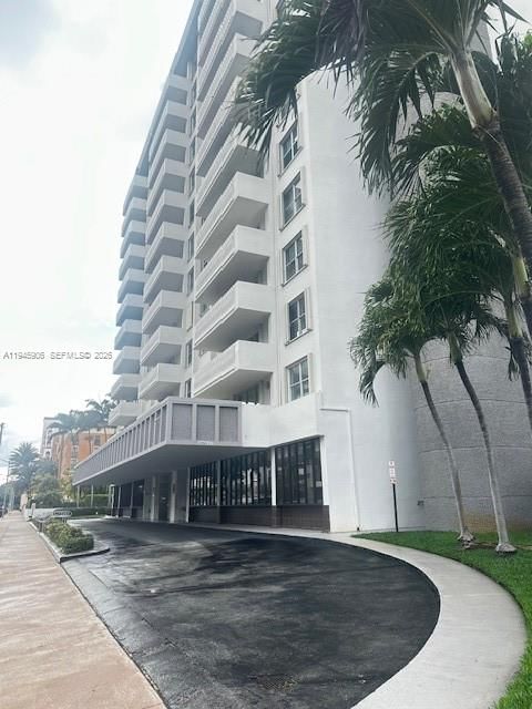 Real estate property located at 625 Biltmore Way #807, Miami-dade, Gables Plaza Condo, Coral Gables, FL