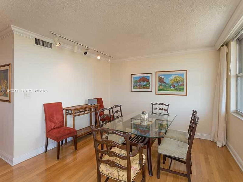 Real estate property located at 625 Biltmore Way #807, Miami-dade, Gables Plaza Condo, Coral Gables, FL