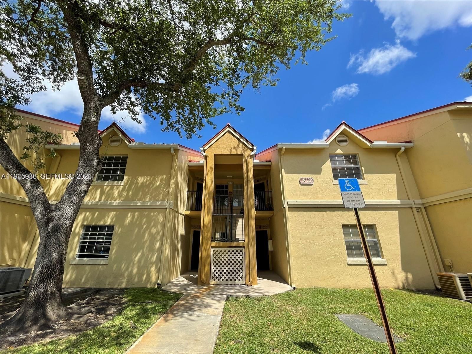 Real estate property located at 18320 68th Ave G, Miami-dade, La Hacienda Country Club, Hialeah, FL